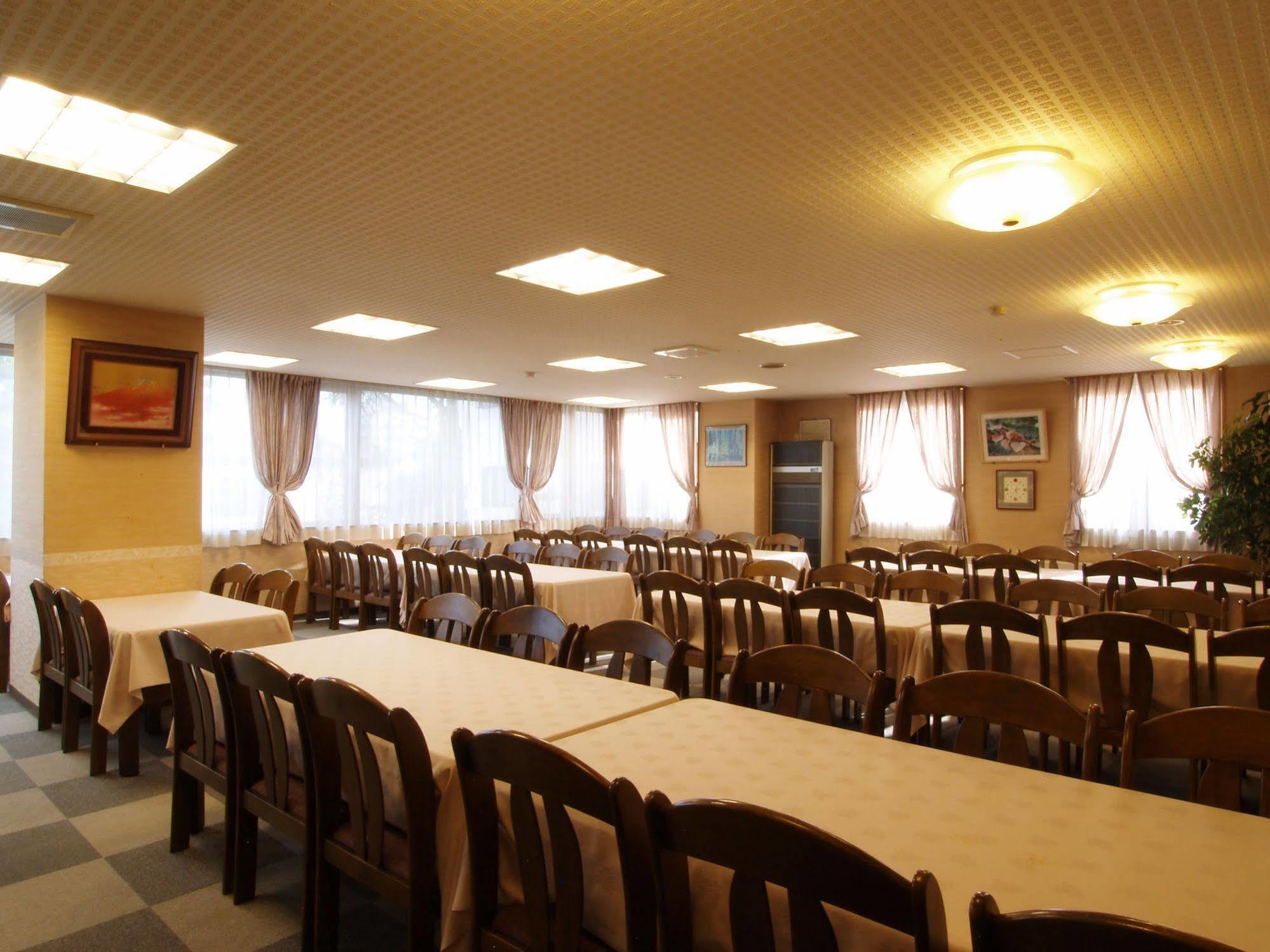 Central Inn האקובה מראה חיצוני תמונה